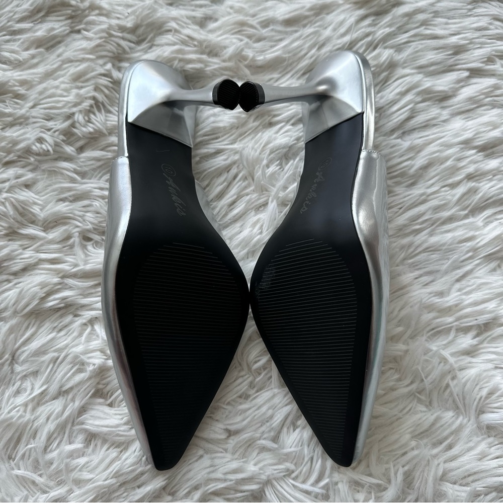 Ankis Silver Metallic Slingback Heels New In Box Size 10 - Picture 7 of 8